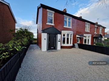 Ribblesdale Avenue, Accrington, BB5 3 bed semi detached house to rent £1,385 pcm £320 pw