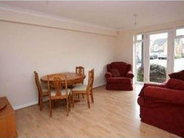 Ribblesdale Avenue, Friern Barnet. House share to rent £1,049 pcm £242 pw
