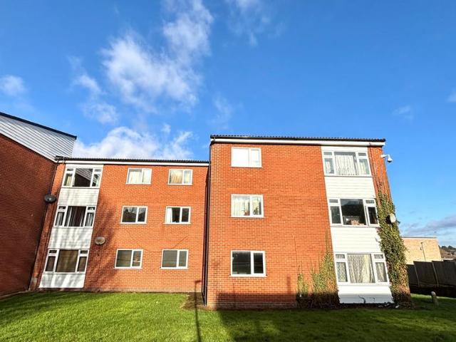 Ribblesdale Court, Beeston, NG9 2 bed flat to rent £775 pcm £179 pw