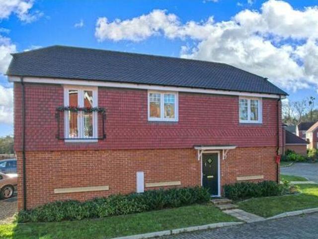 Ribston Road, Farnham, 2 Bedroom Apartment