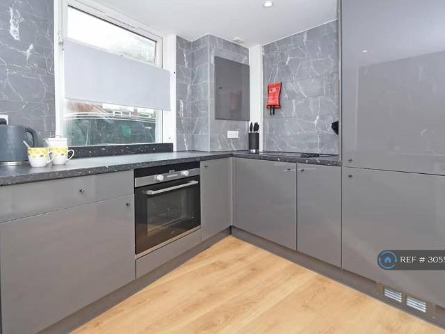 Richard Moon St, Crewe, CW1 3 bed terraced house to rent £950 pcm £219 pw