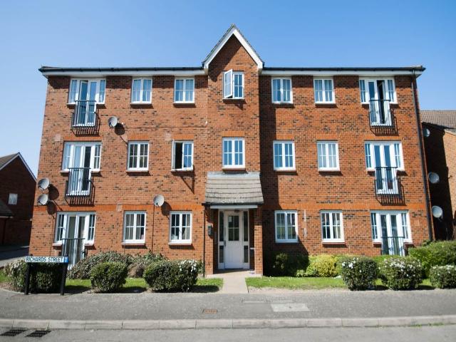 Richard Street, Tiverton House, Hatfield AL10, 2 bed flat to rent, £1,400 pcm | PrimeLocation