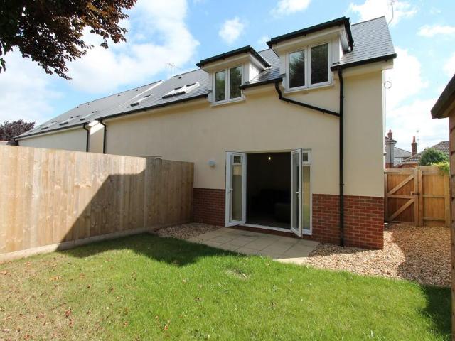 Richards Close, Bournemouth 4 bed house to rent £1,800 pcm £415 pw