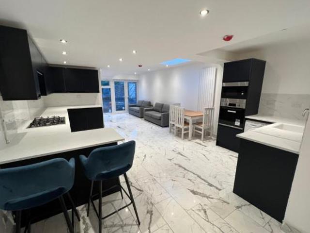 Richards Street, Cardiff CF24 6 bed house to rent £4,080 pcm £942 pw