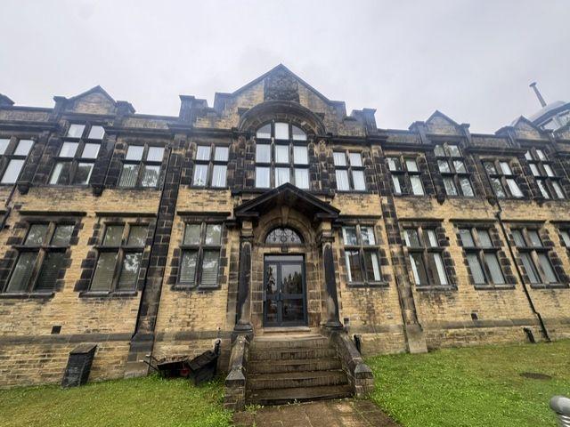 Richardshaw Lane, Pudsey LS28, 2 bed flat to rent, £795 pcm | PrimeLocation