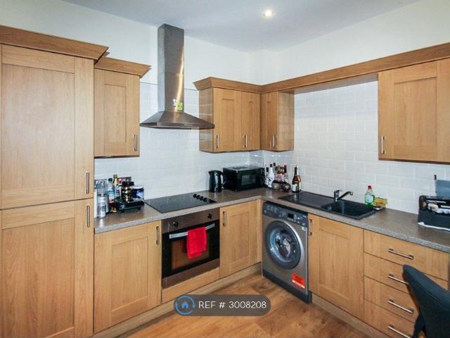Richardshaw Lane, Pudsey LS28, 2 bed flat to rent, £795 pcm | PrimeLocation
