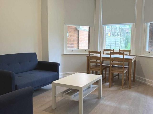 Richmond Way, Shepherd`s Bush, W12 2 bed flat to rent £2,253 pcm £520 pw