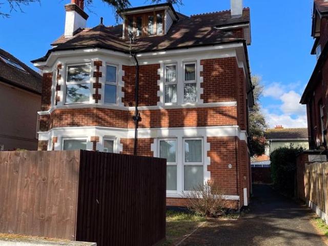 Richmond Wood Road, Bournemouth BH8, 2 bed flat to rent, £1,250 pcm | PrimeLocation