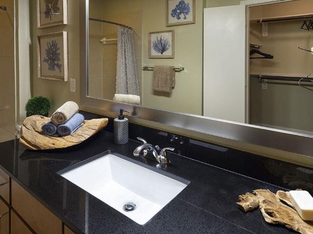Richmond at Uptown 2 Bedroom Apartment for Rent at 5455 Richmond Ave, Houston, TX 77056 Great Uptown
