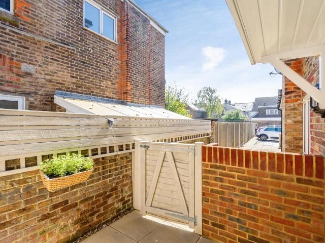 Richmond Avenue, Bognor Regis, PO21 1 bed apartment to rent £1,100 pcm £254 pw
