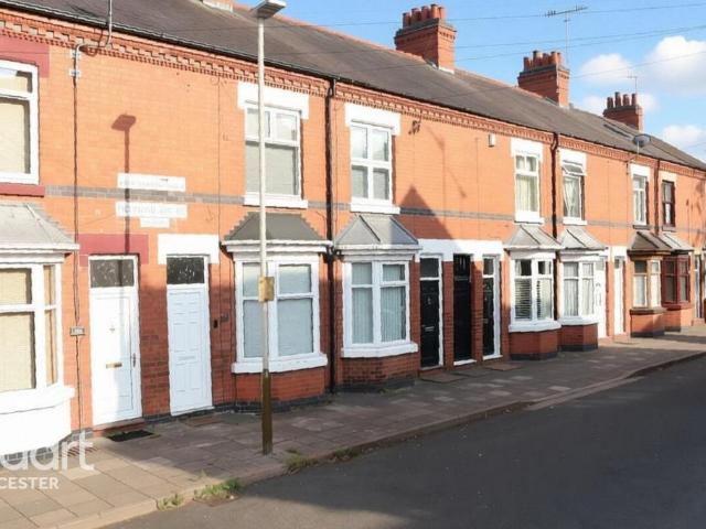 Richmond Avenue, LEICESTER 3 bed terraced house to rent £1,050 pcm £242 pw