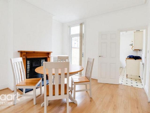 Richmond Avenue, LEICESTER 3 bed terraced house to rent £1,050 pcm £242 pw
