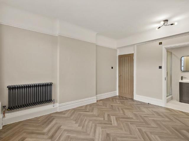 Richmond Chambers, Richmond Hill. 3 bed apartment to rent £1,750 pcm £404 pw