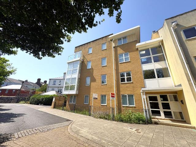 Richmond Court, Exeter EX4, 2 bed flat to rent, £1,450 pcm | PrimeLocation
