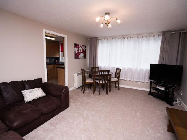 Richmond Court, Rosemount, Aberdeen AB25, 2 bed flat to rent, £700 pcm | PrimeLocation