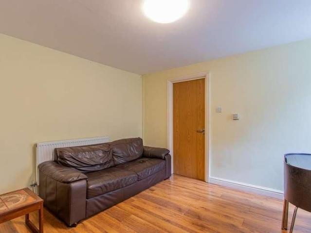 Richmond Crescent, Roath, CF24