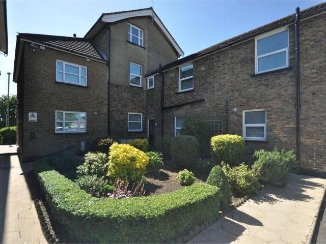 Richmond Crescent, Staines Upon Thames, Surrey TW18, 2 bed property to rent, £1,645 pcm | PrimeLocation
