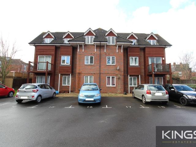 Richmond Gardens, Southampton SO17, 2 bed flat to rent, £1,500 pcm | PrimeLocation