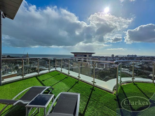 Richmond Gate Penthouse 3 bed penthouse to rent £3,500 pcm £808 pw