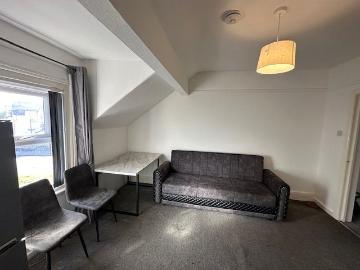 Richmond Grove, Manchester M13, 3 bed flat to rent, £1,295 pcm | PrimeLocation
