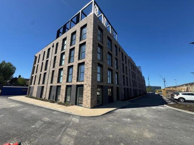 Richmond Hill Approach, Leeds LS9, 2 bed flat to rent, £1,050 pcm | PrimeLocation