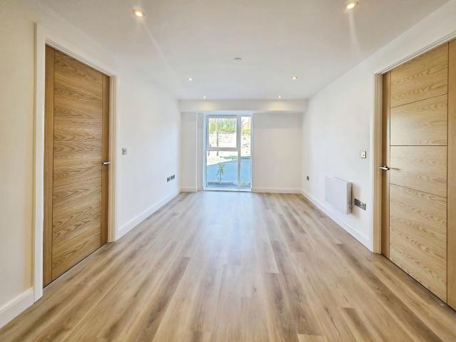 Richmond Hill Approach, West Yorkshire, United Kingdom LS9, 2 bed flat to rent, £1,200 pcm | PrimeLocation