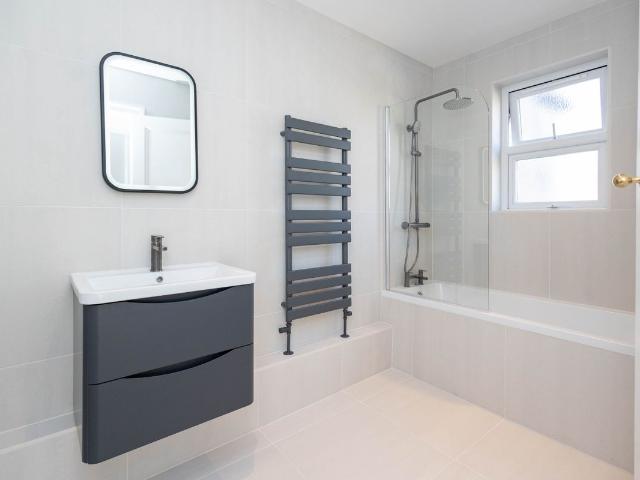 Richmond Hill, Bournemouth BH2, 3 bed flat to rent, £1,400 pcm | PrimeLocation