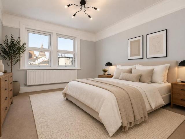 Richmond Hill, Bournemouth, 3 bed flat to rent £1,400 pcm £323 pw
