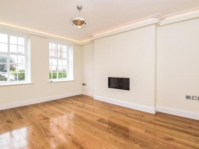 Richmond Hill Court, Richmond TW10, 3 bed flat to rent, £3,600 pcm | PrimeLocation