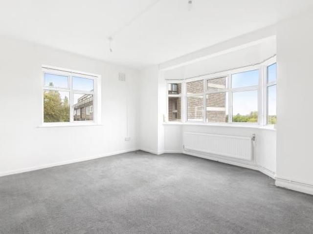 Richmond Hill, Richmond TW10, 3 bed flat to rent, £3,000 pcm | PrimeLocation