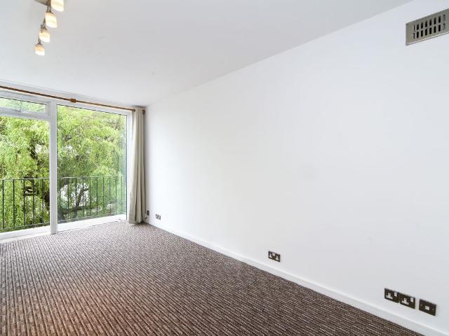 Richmond Hill, Richmond TW10, 1 bed flat to rent, £1,600 pcm | PrimeLocation