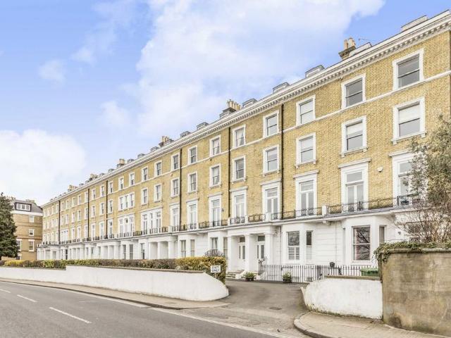 Richmond Hill, Richmond TW10 2 bed flat to rent £2,995 pcm £691 pw