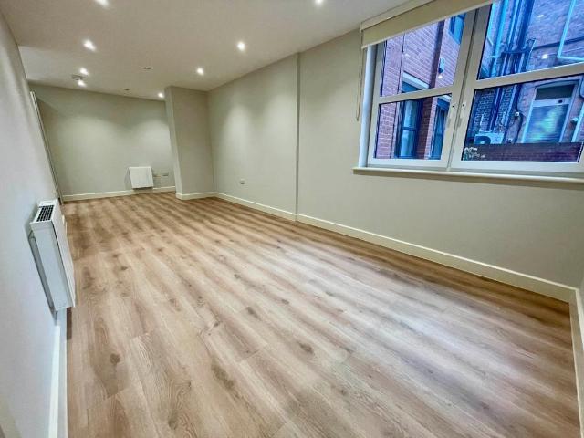 Richmond House, 23 31 Richmond Hill. 2 bed flat to rent £1,325 pcm £306 pw