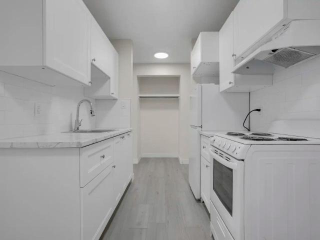 Richmond Manor Apartments — 2 Bed 1 Bath