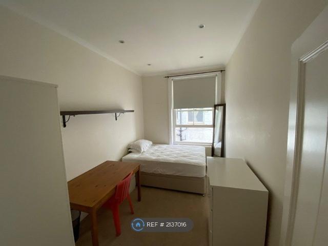 Richmond Mansions, London SW5, 3 bed flat to rent, £3,878 pcm | PrimeLocation
