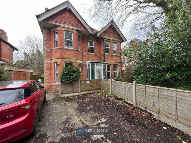 Richmond Park Road, Bournemouth BH8, 2 bed flat to rent, £1,150 pcm | PrimeLocation