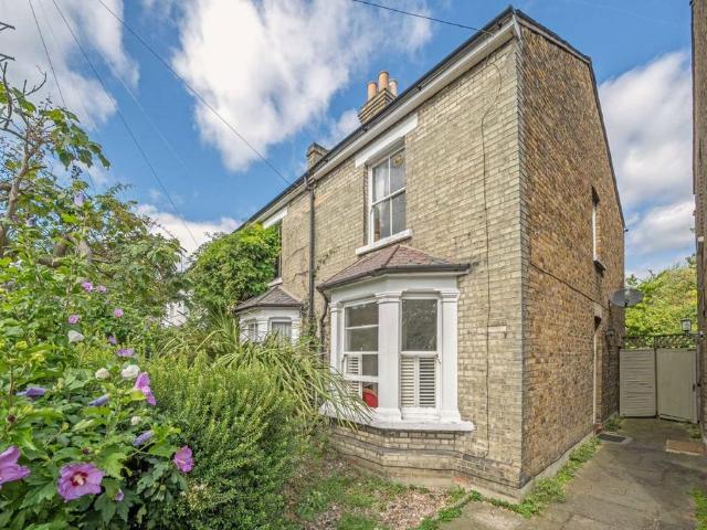 Richmond Park Road, London, KT2 5TE, United Kingdom | 3 bed house for rent #139265612 | Rentberry