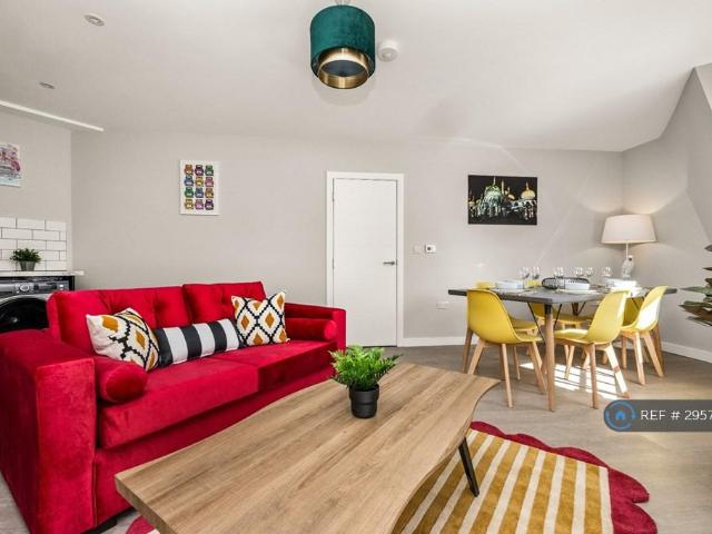 Richmond Place, Brighton, BN2 2 bed flat to rent £2,200 pcm £508 pw
