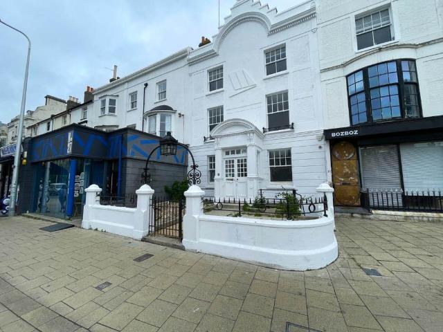 Richmond Place, Brighton, East Sussex 4 bed flat to rent £2,750 pcm £635 pw