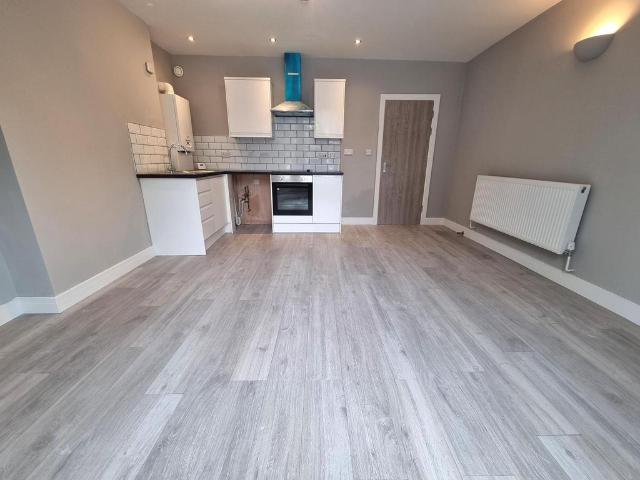 Richmond Rd, Cardiff CF24 1 bed flat to rent £925 pcm £213 pw