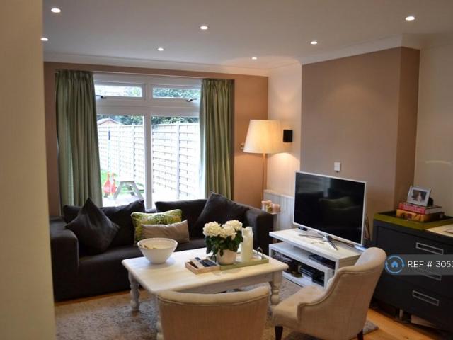Richmond, Richmond, TW9 4 bed semi detached house to rent £4,750 pcm £1,096 pw