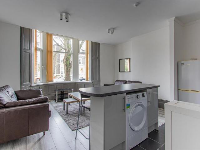Richmond Road, Cardiff CF24 1 bed flat to rent £850 pcm £196 pw