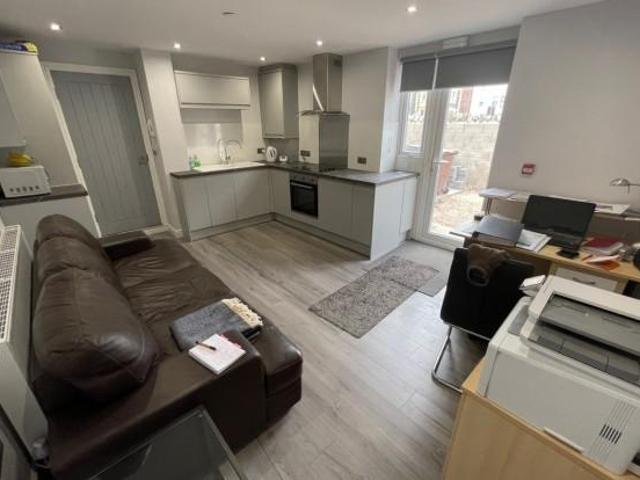 Richmond Road, Cardiff CF24 1 bed house to rent £975 pcm £225 pw
