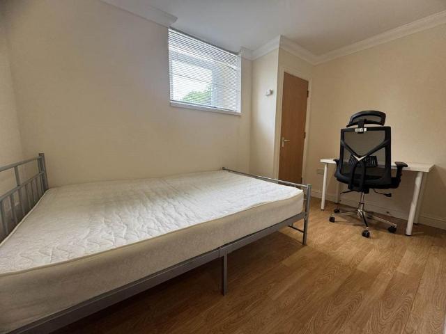 Richmond Road, Cardiff CF24 1 bed in a house share to rent £550 pcm £127 pw