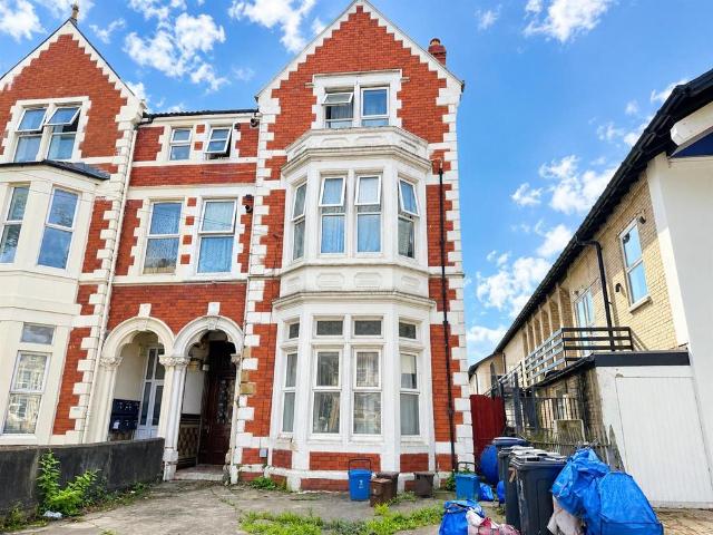 Richmond Road, Cardiff CF24 2 bed flat to rent £1,050 pcm £242 pw