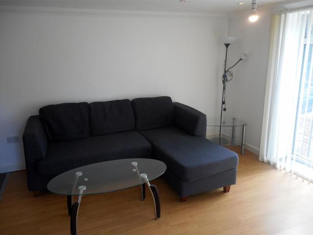 Richmond Road, Cardiff CF24, 2 bed flat to rent, £1,175 pcm | PrimeLocation