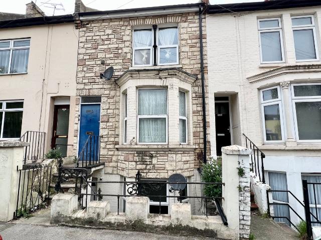Richmond Road, Gillingham ME7, 1 bed flat to rent, £895 pcm | PrimeLocation