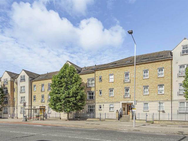 Richmond Road, Kingston Upon Thames KT2, 2 bed flat to rent, £2,300 pcm | PrimeLocation