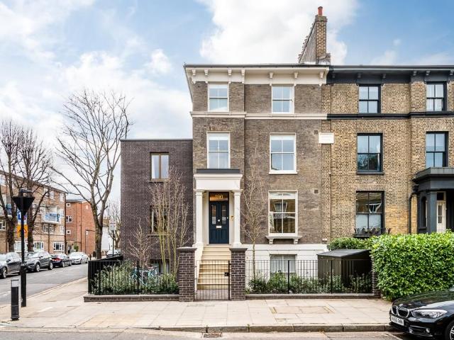 Richmond Road, London E8, 3 bed flat to rent, £4,600 pcm | PrimeLocation