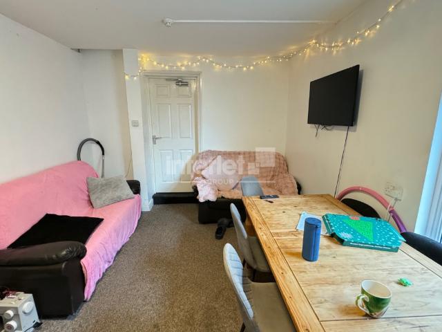 Richmond Road, Property #6836